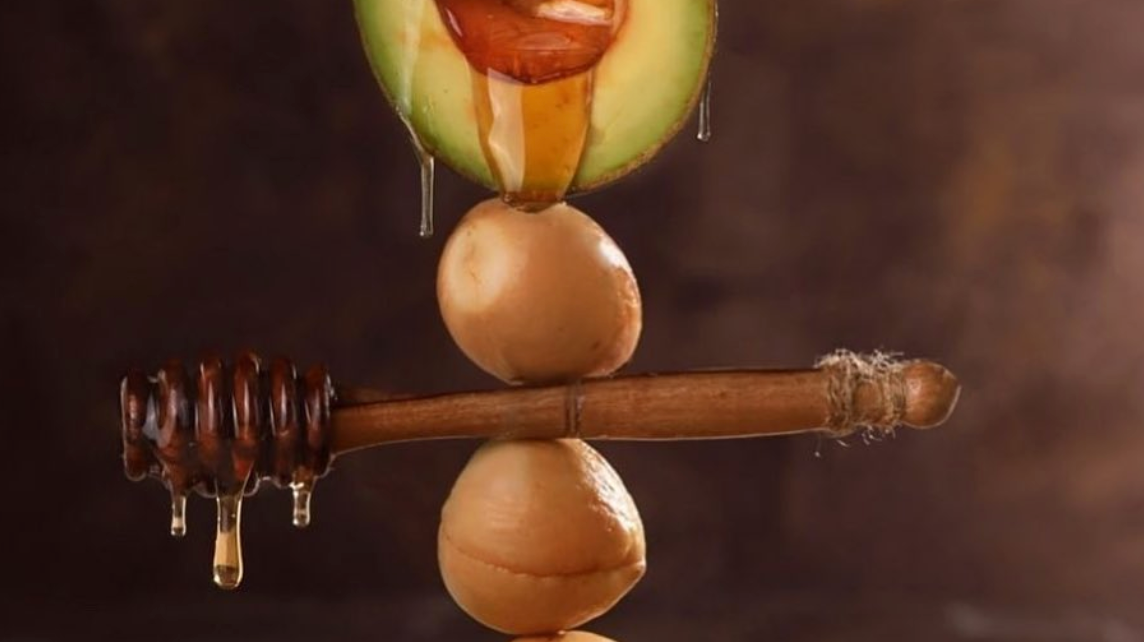 100% Organic and Pure. Hard-working bees 🐝🐝🍯🍯