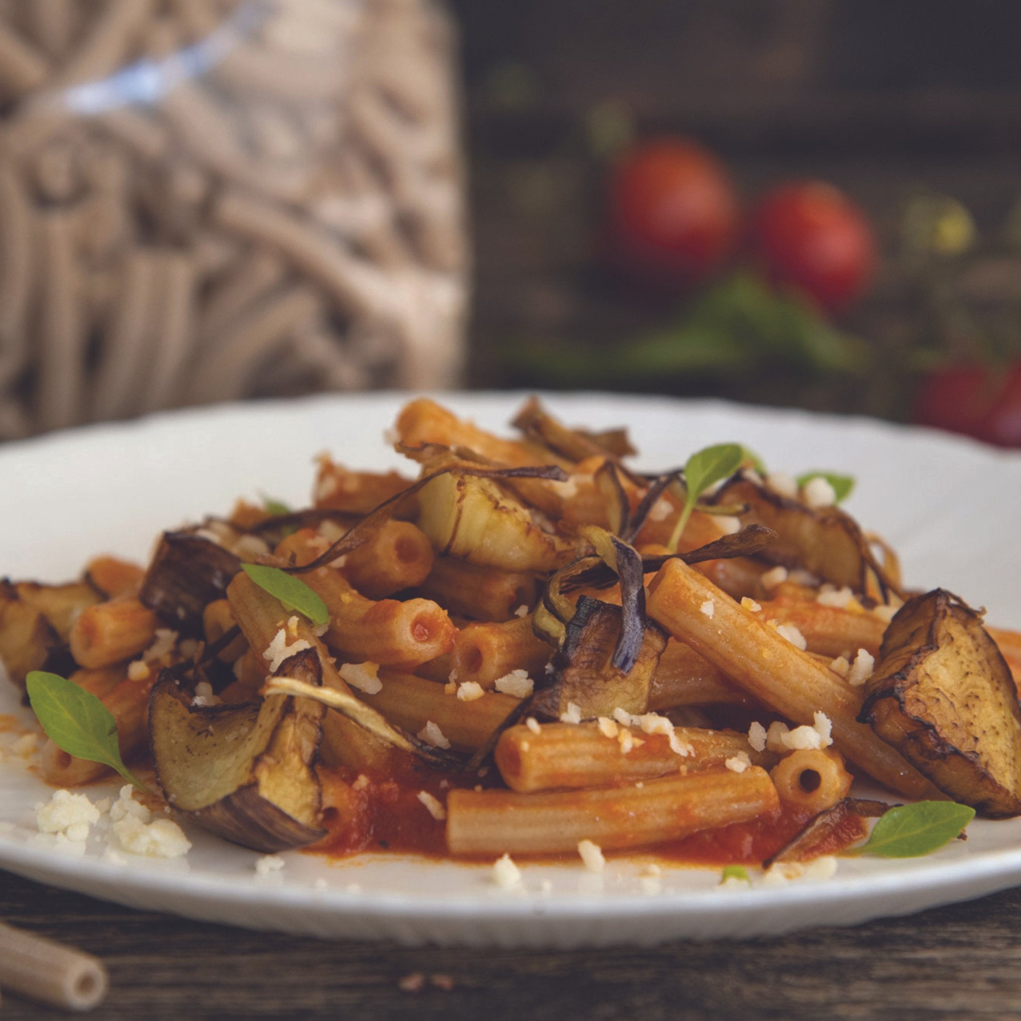 Buy Organic Maccheroncini Pasta with low gluten index from Sicily with veggies.